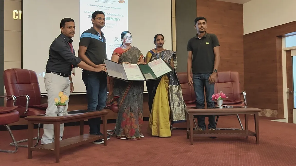 Yellowmatics placement training session at CMS College